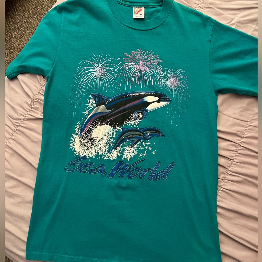 Vintage Sea World Tshirt